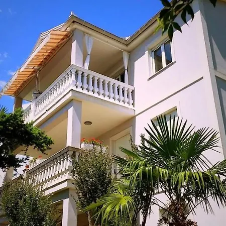 Apartman In With Air Condition, Wifi *