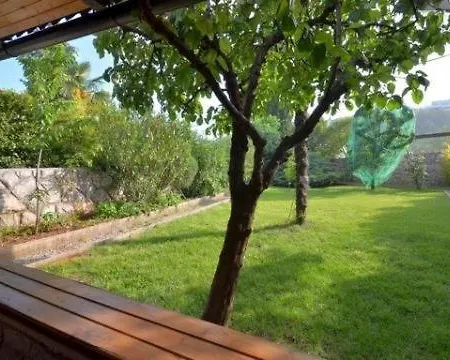 In With Air Condition, Wifi Apartman Ičići
