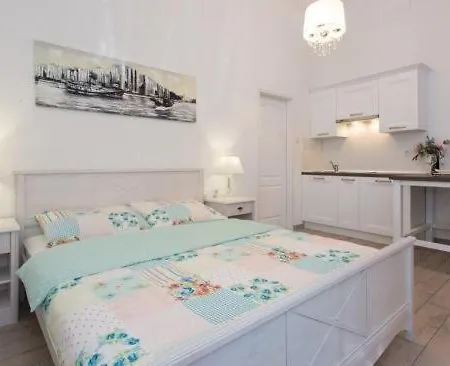 In With Air Condition, Wifi *